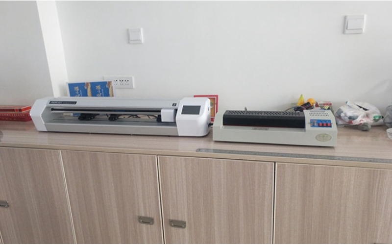 銅版紙模切機、即時貼雕刻機